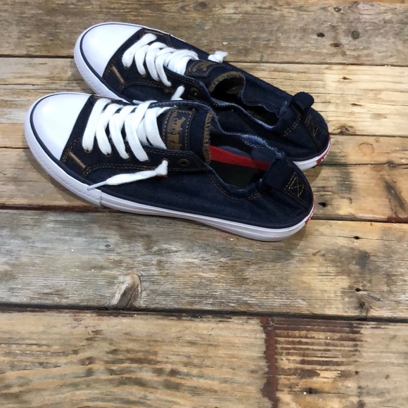 Levi Slip Ons - Picture 3 of 6